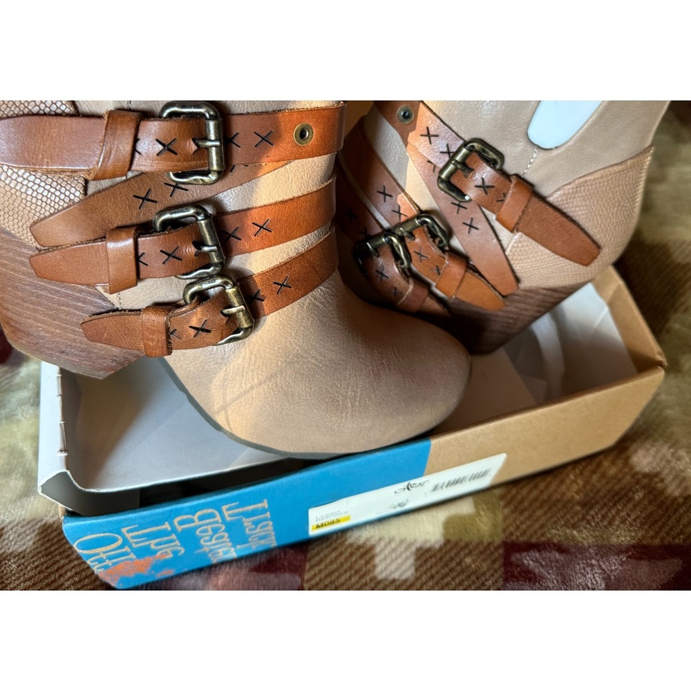 OTBT Lasso Booties Size 8.5 Color “Pecan” still in box and never worn